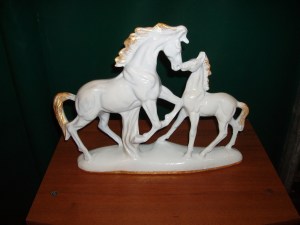 coppia cavalli in ceramica