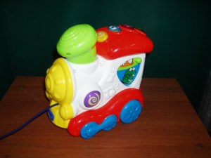 trenino giocattolo in plastica