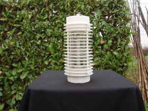 lampada attira insetti