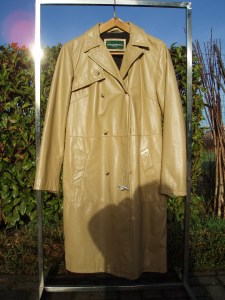 cappotto donna in pelle color cachi