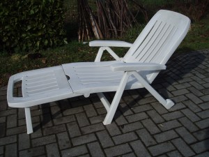 sdraio in plastica regolabile