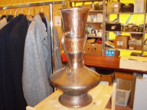 anfora in rame vista da sinistra