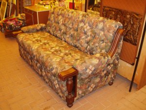 divano letto matrimoniale multicolore