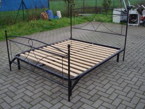 letto matrimoniale in ferro battuto nero