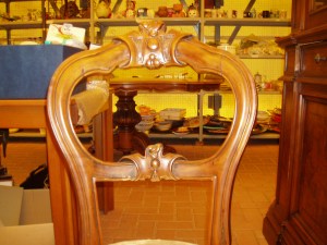 particolare schienale della sedia