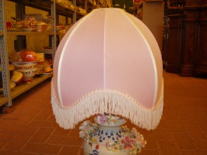 particolare bajour rosa