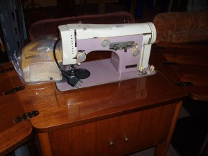 macchina elettrica a cucire necchi con pedale