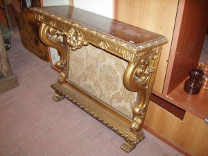 mensola in stile barocco