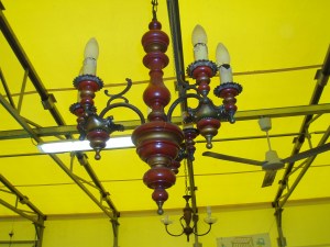 lampadario in legno a sei luci