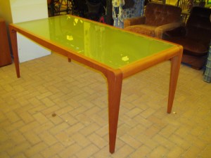 tavolo sala in ciliegio e vetro opaco