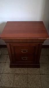 comodino in massello noce scuro