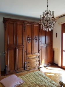 armadio classico massello marrone scuro