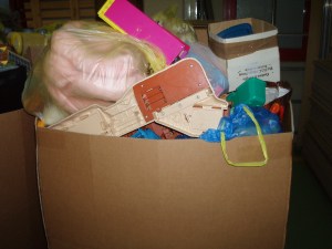 scatolone giocattoli vari