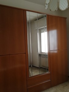 armadi di camera con ante a specchio